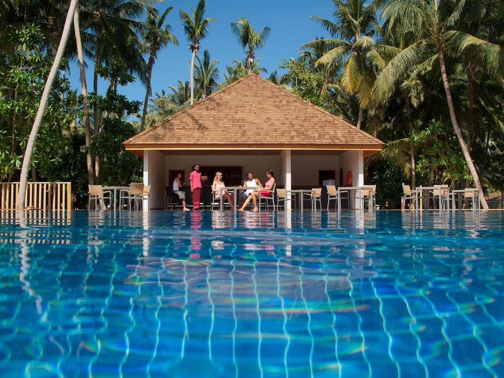 Poolside bar