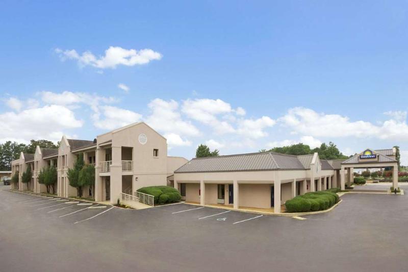 Days Inn by Wyndham Alexander City - featured photo