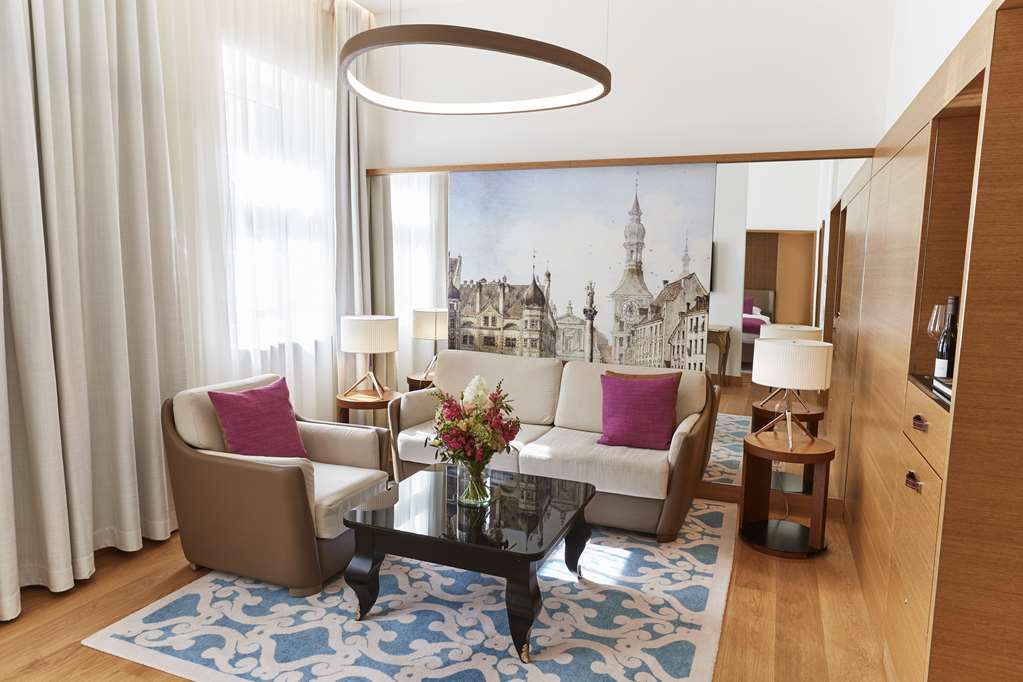 KIMUC1_Deluxe Junior Suite_2.jpg