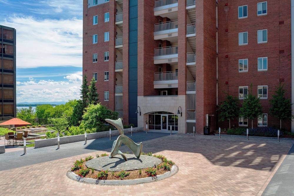 Courtyard Marriott Burlington Harbor - featured photo