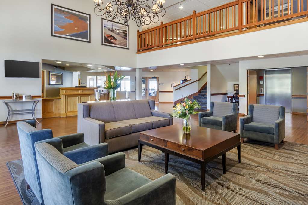 Best Western Plus Edmonds Harbor Inn - photo 4