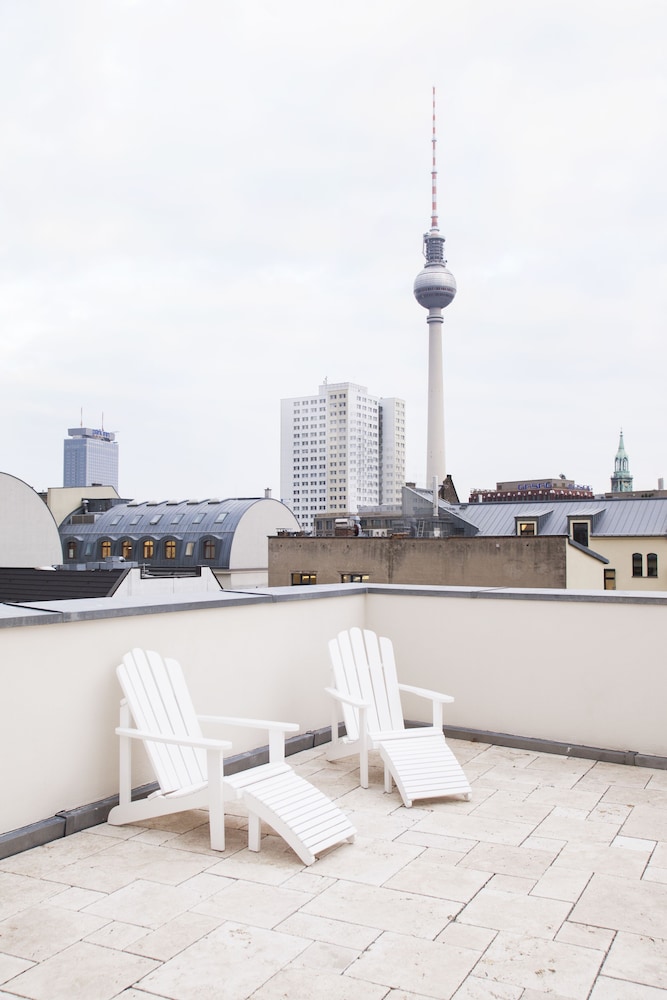 Sundeck
