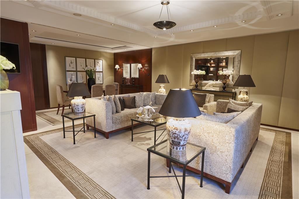 Deluxe Suite Living Room