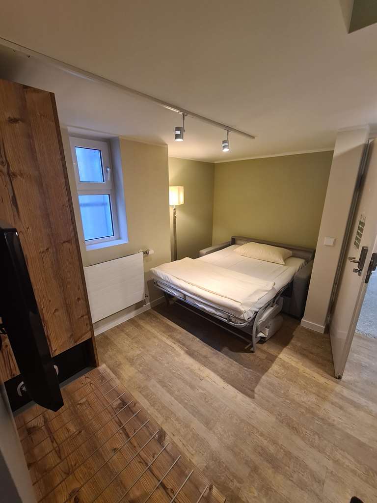 Triple room side house