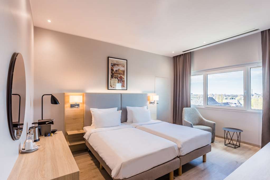 Suite bedroom