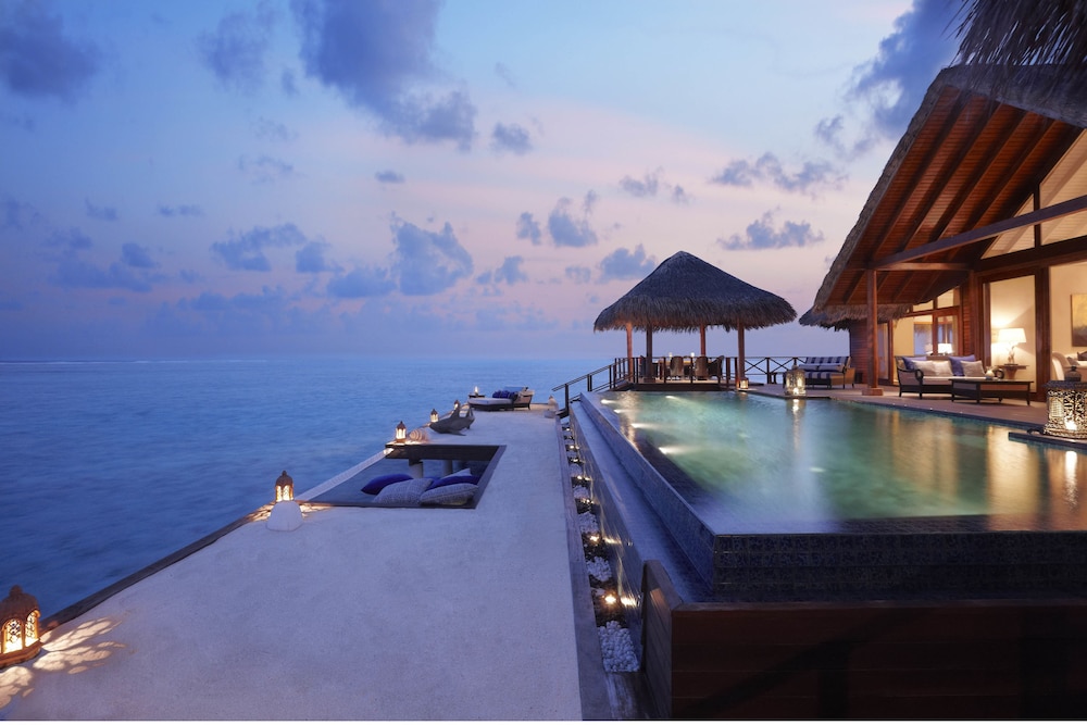 Private pool