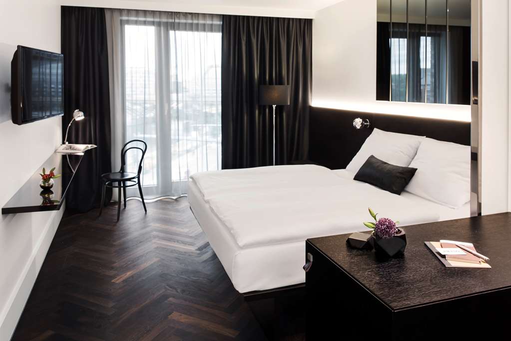 AMANO Grand Central Comfort Room Jens B senberg