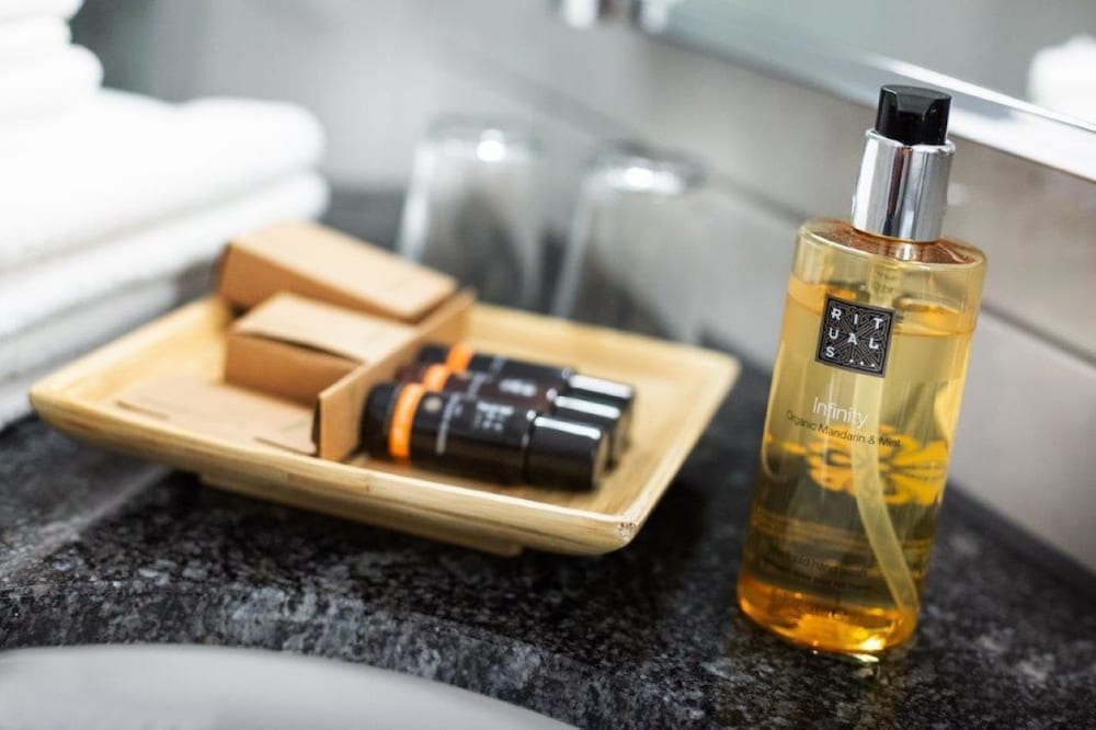Bathroom amenities