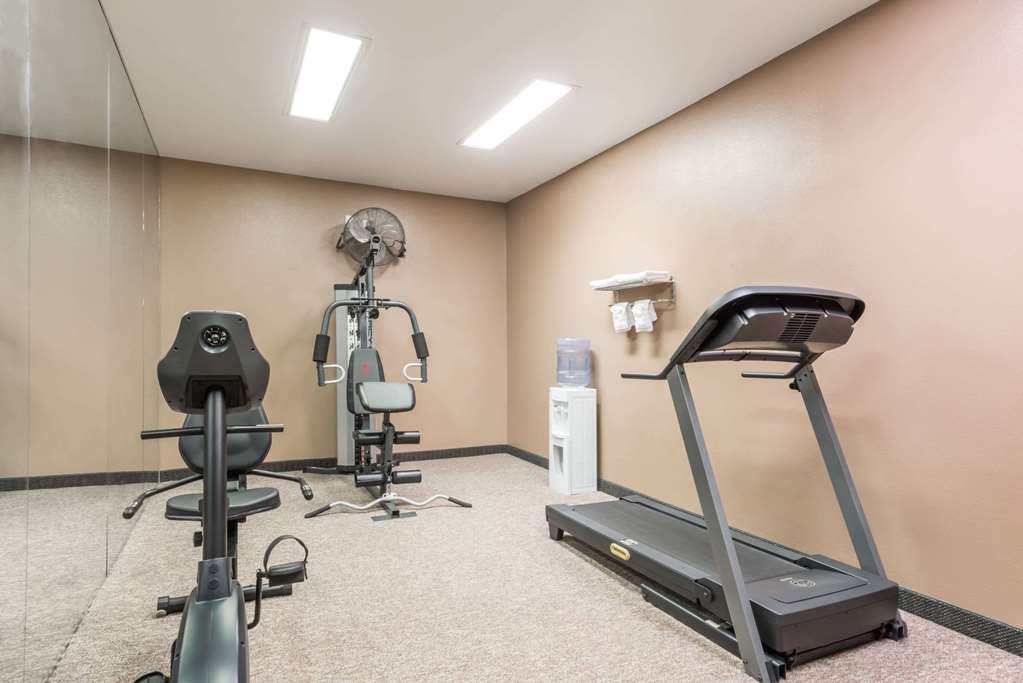 Super 8 by Wyndham Weslaco - photo 5