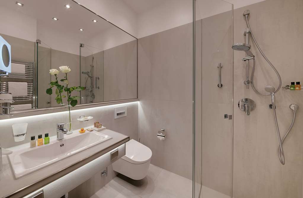 Europaeischer Hof Heidelberg / Single Room Comfort Living Example