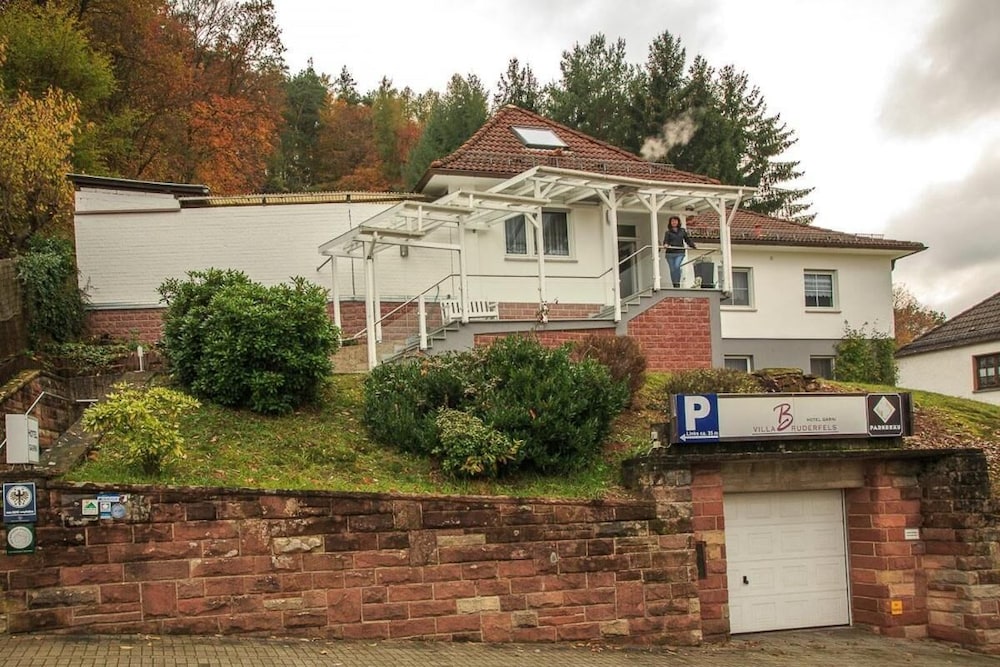 Villa Bruderfels Garni