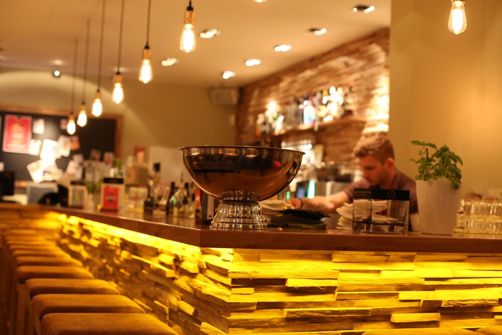 Hotel Bar