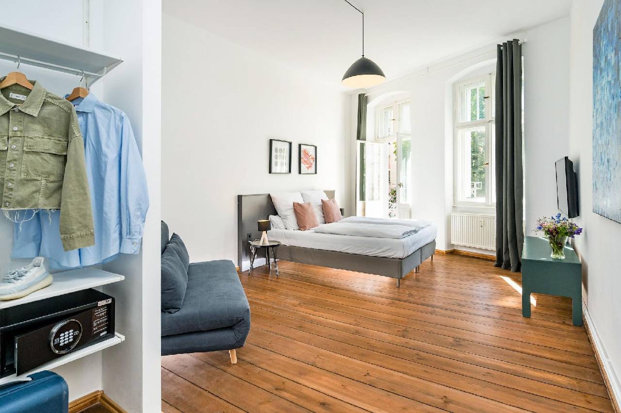 Guest room