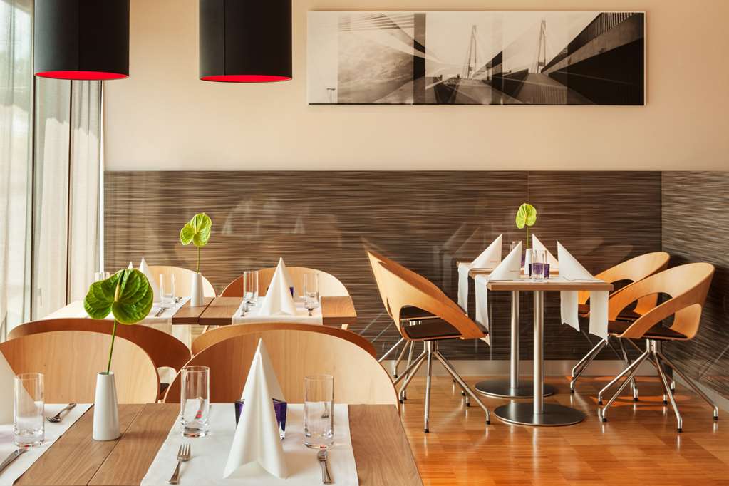 IntercityHotel Mannheim, Germany - Restaurant