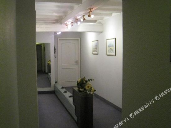 Hotel Interior/Public Areas