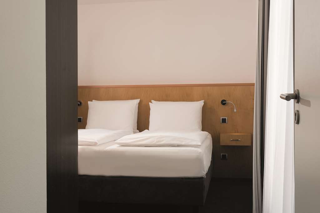 seminaris hotel leipzig suite sleeping area high