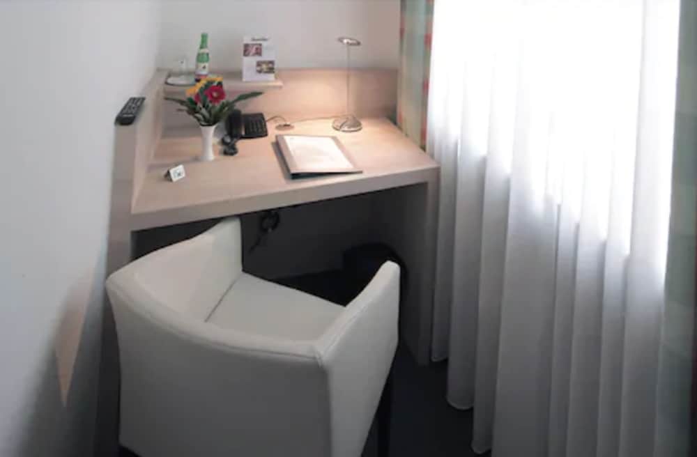 In-room business center