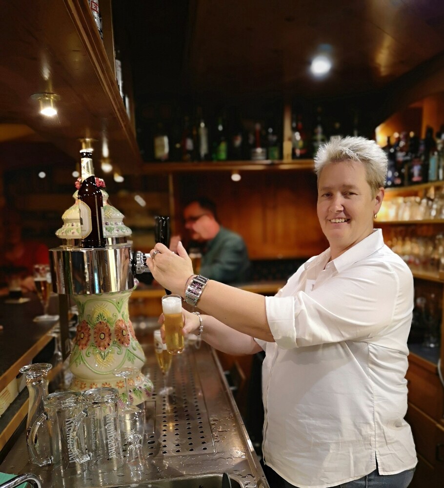 Hotel Bar
