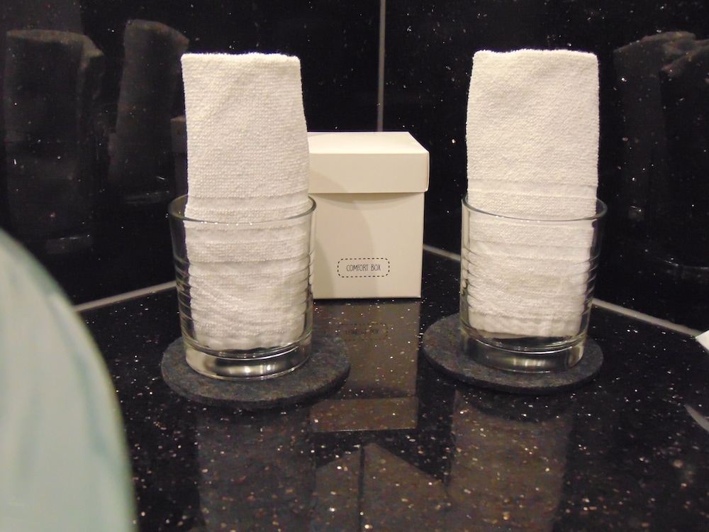 Bathroom amenities