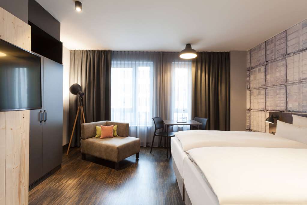 Guest room