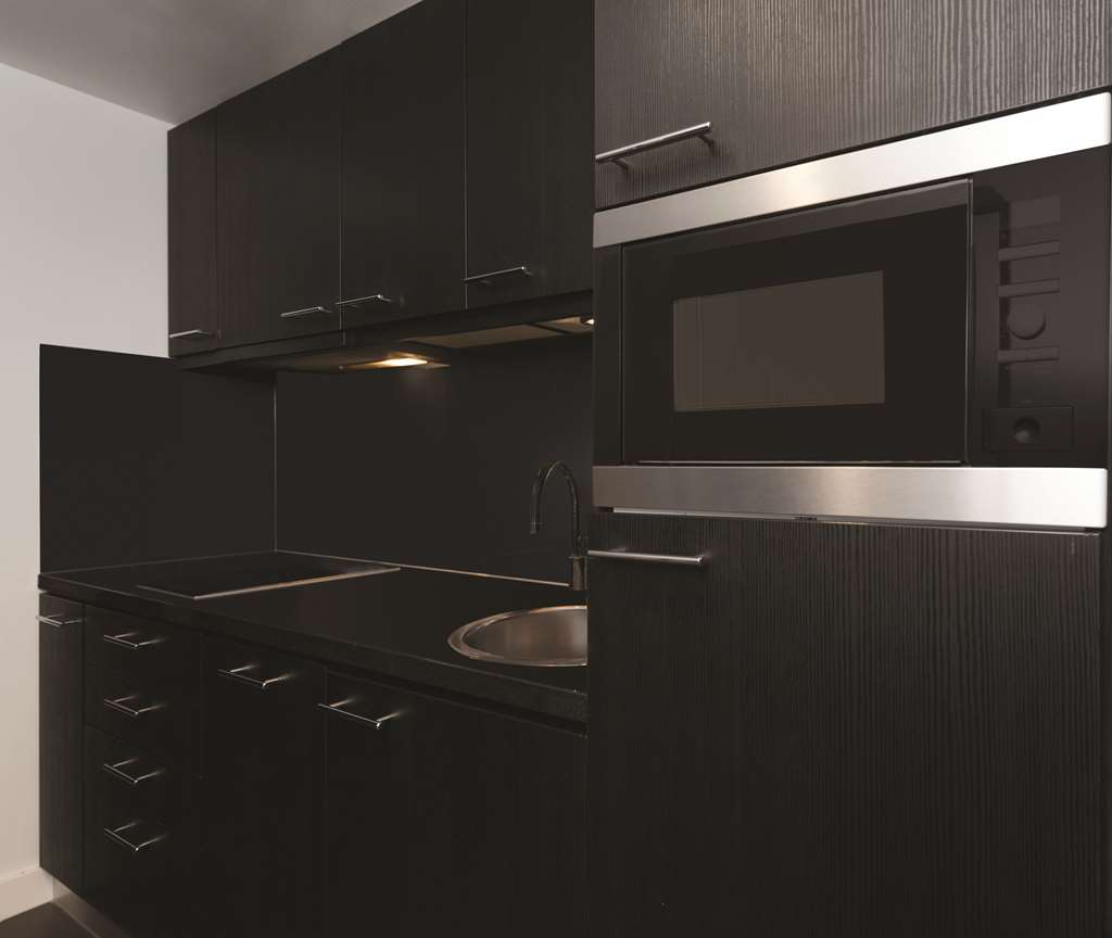 adina apartment hotel hackescher markt studio apartment kitchen