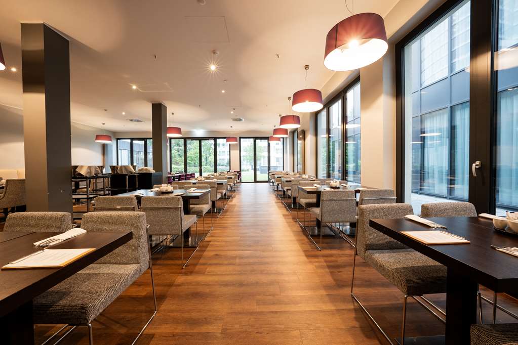 Breakfast Room & Restaurant