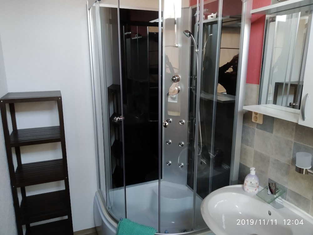 Bathroom shower