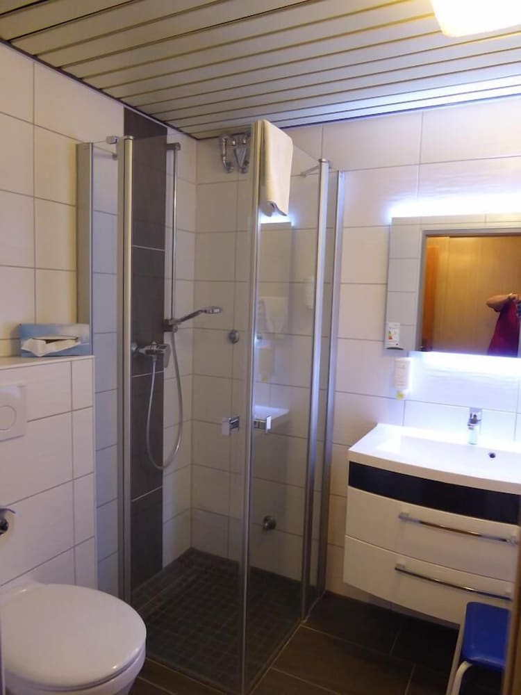 Bathroom shower