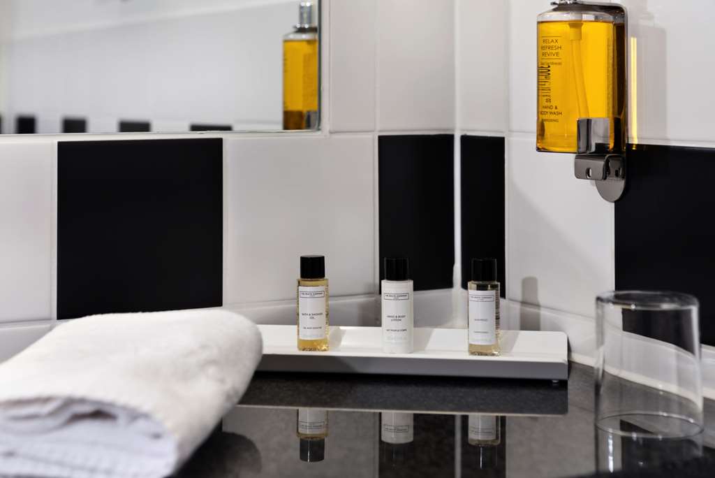 IntercityHotel Bremen, Germany - Bathroom