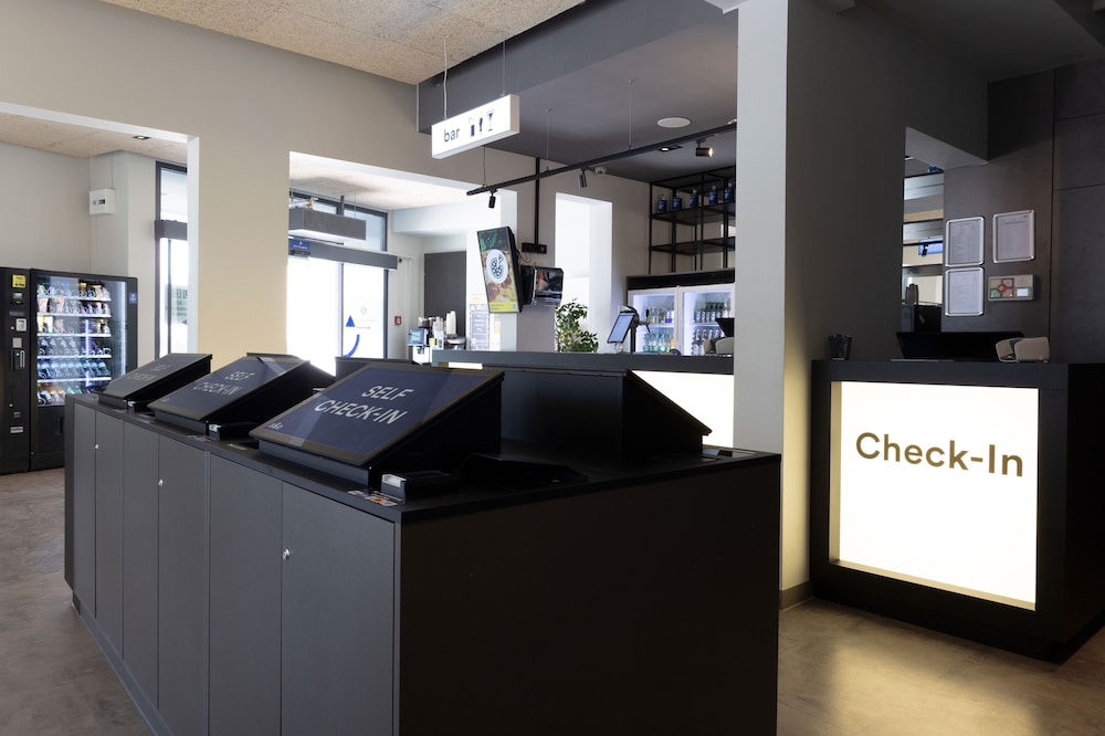Check-in/check-out kiosk