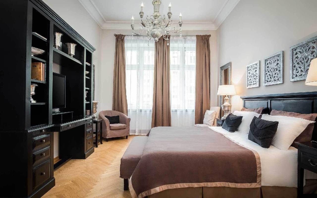 Guest room