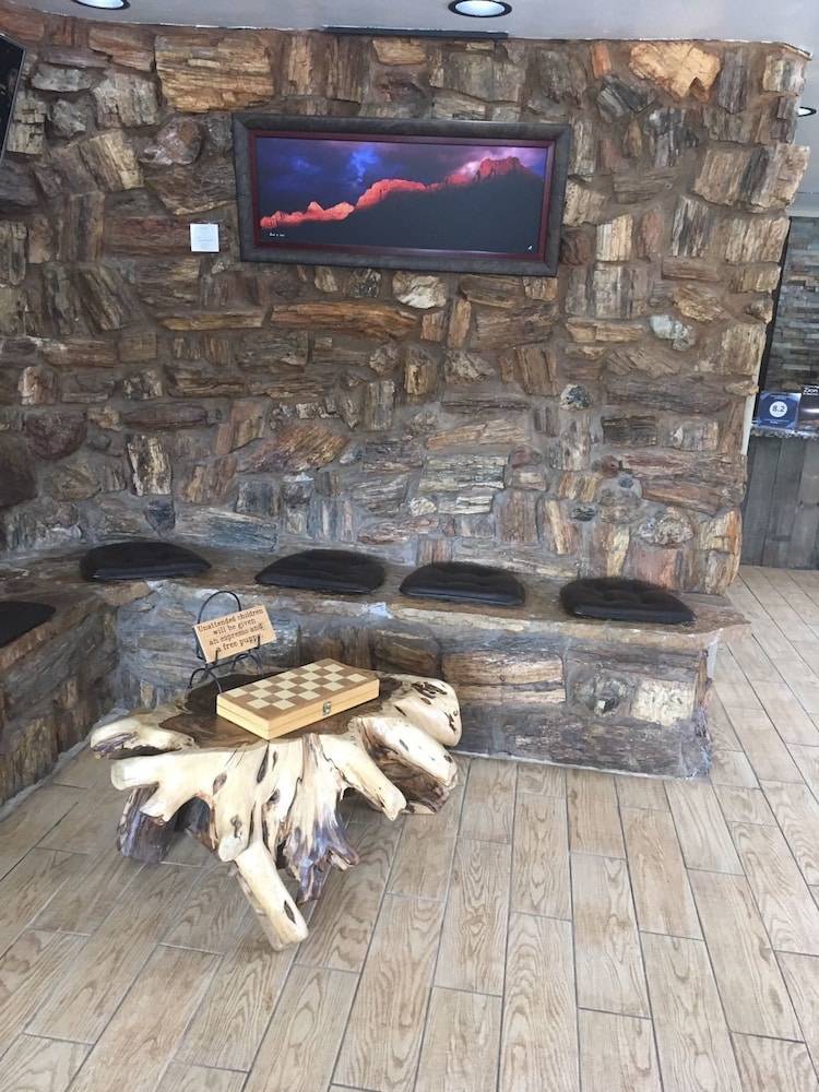 Zion Pioneer Lodge - photo 2