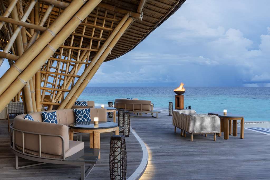 Madi Hiyaa Lounge Area