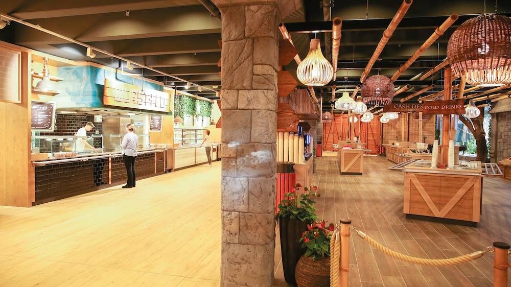 Food court