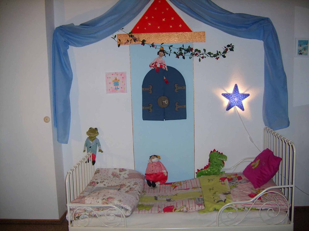 Children's theme room