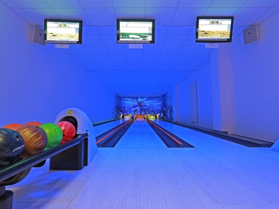 Fitness & Recreational Facilities