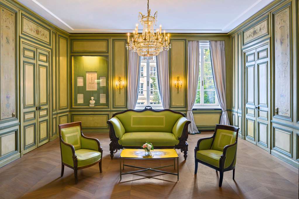 HBH Palais Montgelas Watteausalon bestuhlt Frontalansicht DanielSchvarcz
