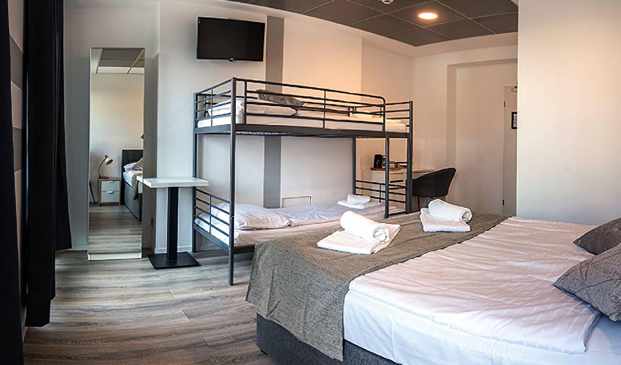 Guest room