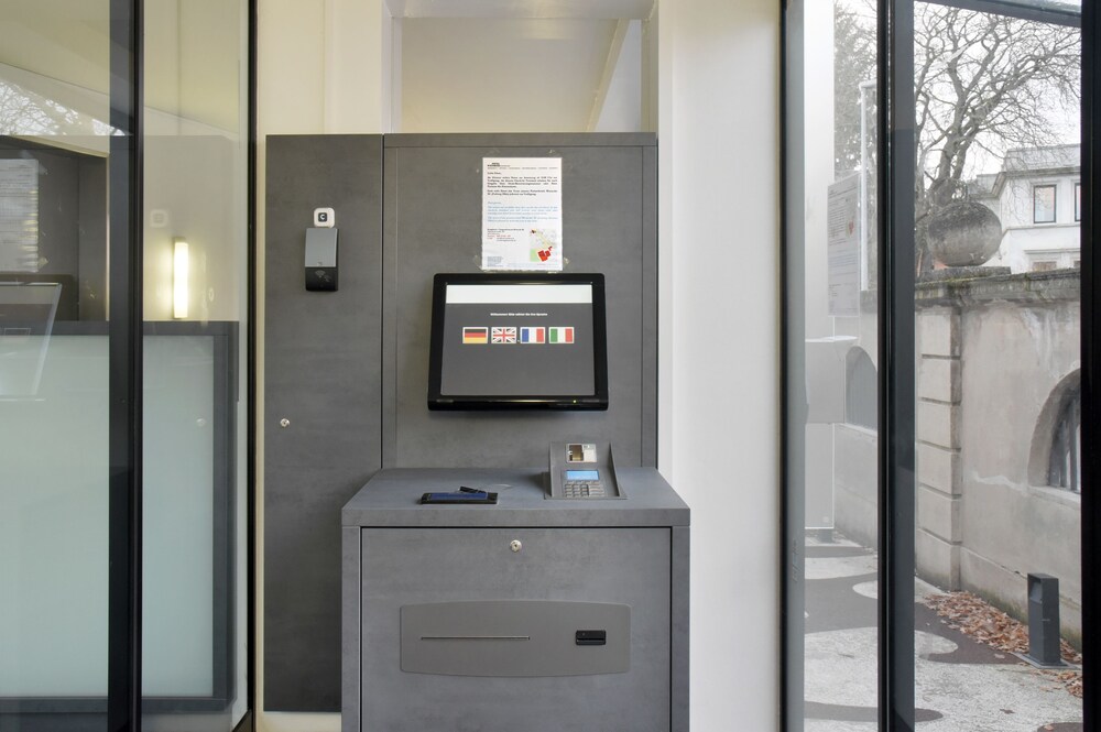 Check-in/Check-out Kiosk