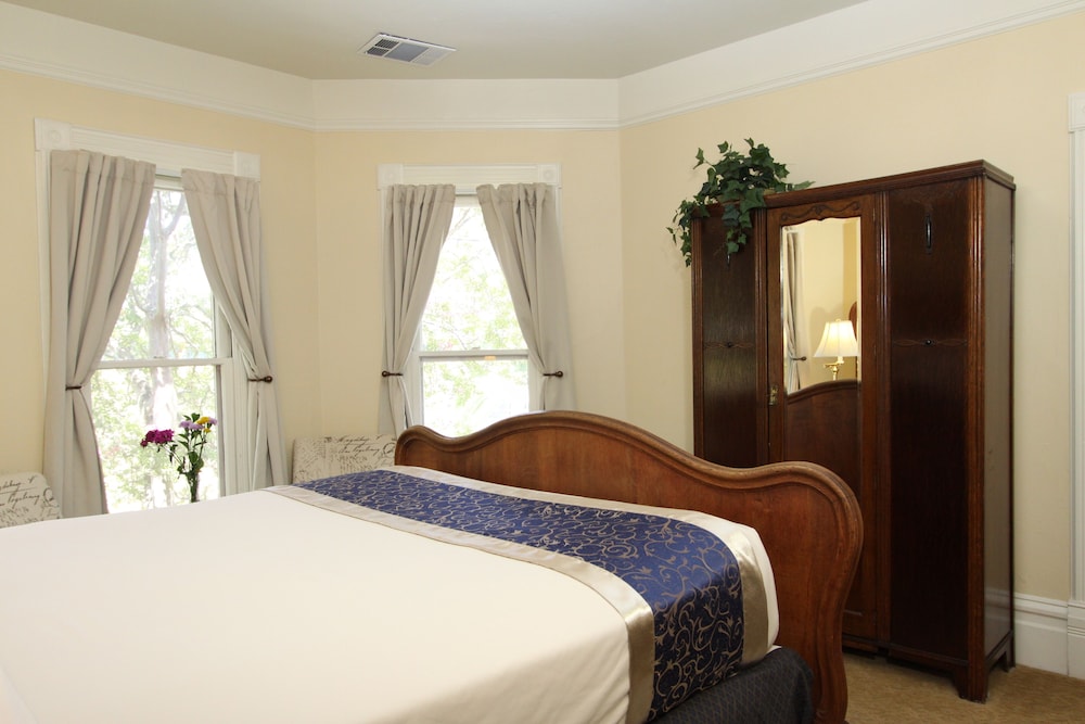 Hennessey House - photo 4