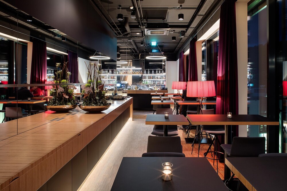 Hotel Bar