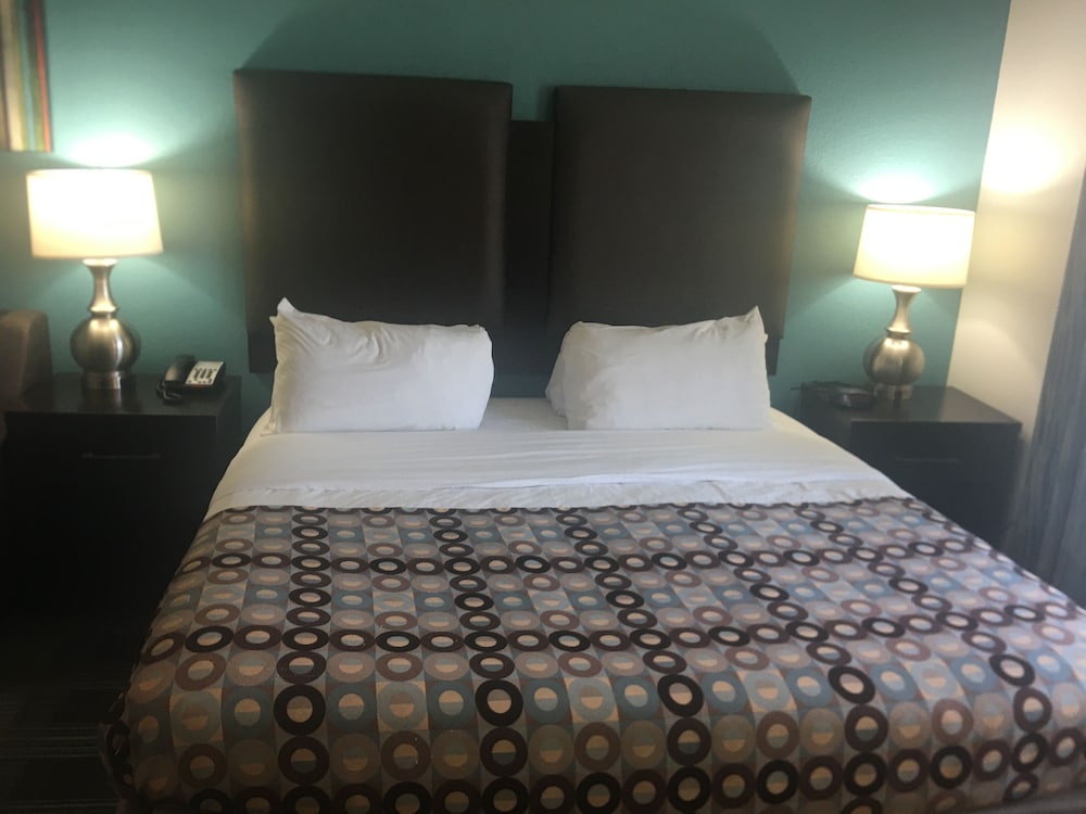 Days Inn by Wyndham Alva - photo 4