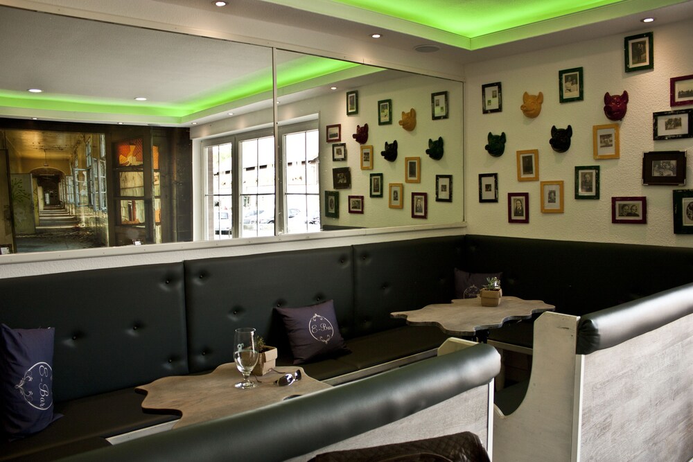 Hotel Bar