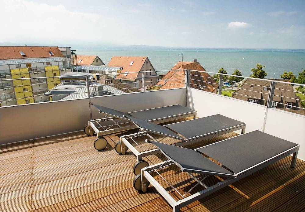 Sundeck