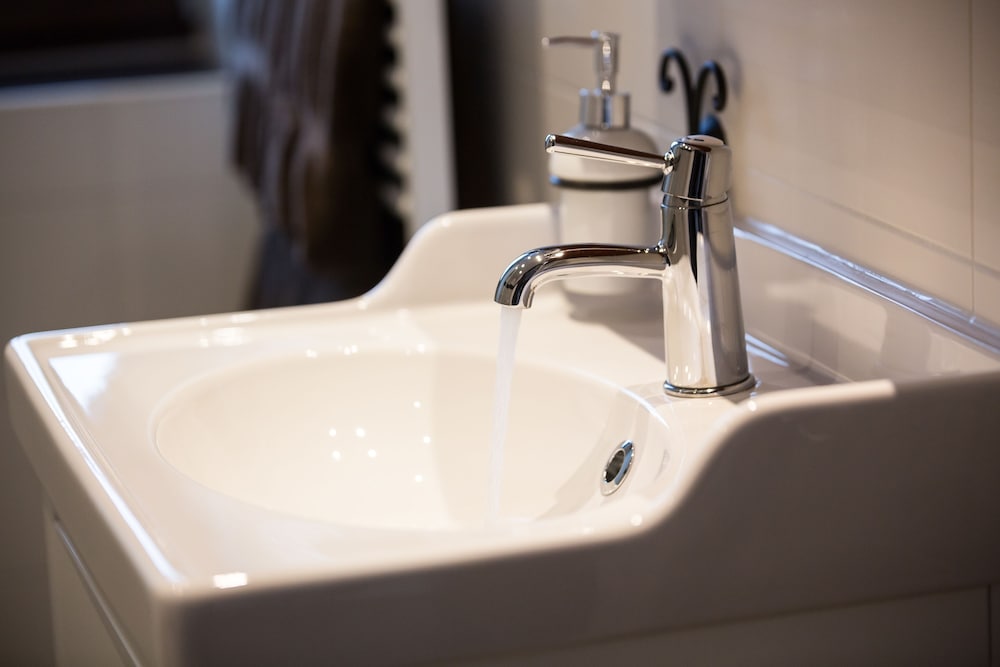 Bathroom sink