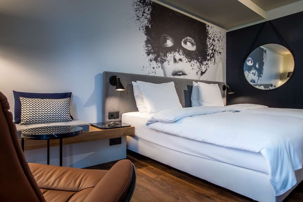 Guest room