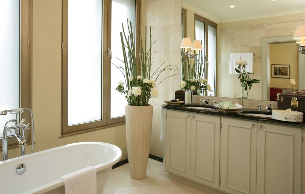 Steigenberger Parkhotel, Duesseldorf, Germany - bathroom