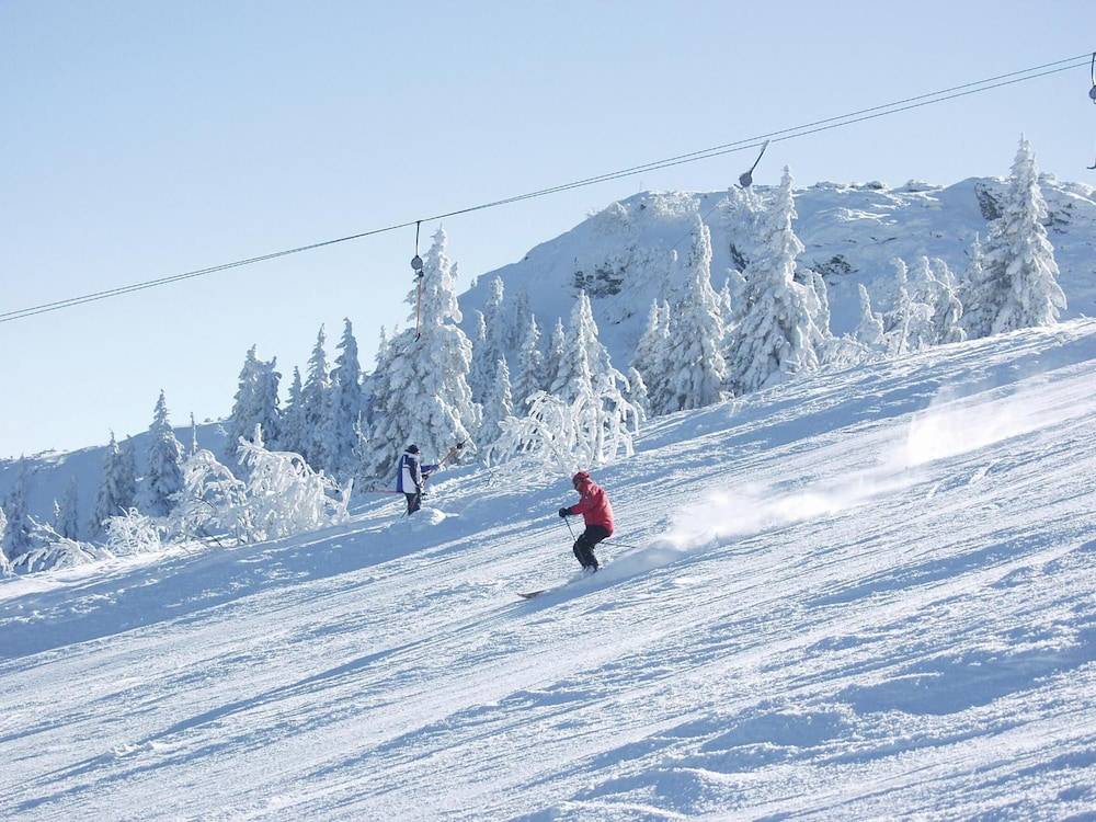 Snow and ski sports