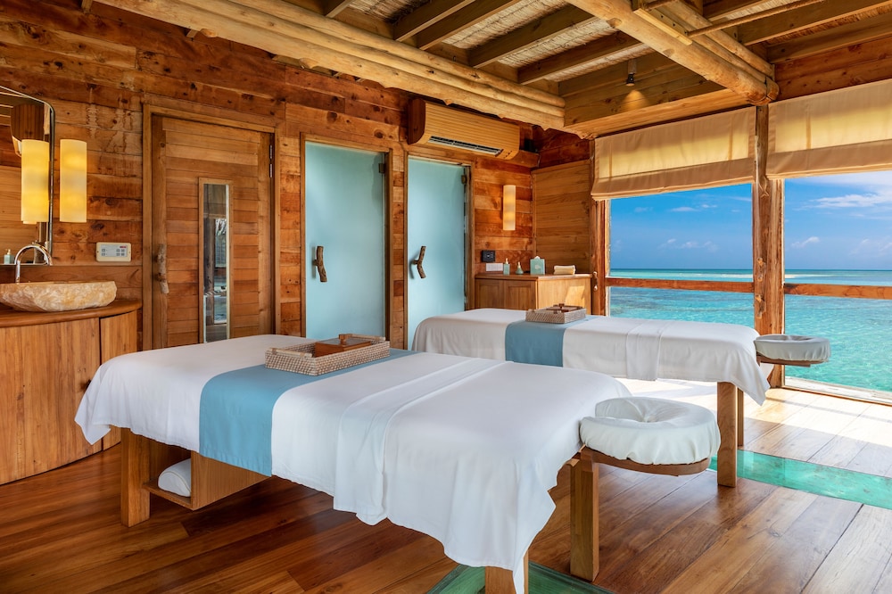 Private spa tub