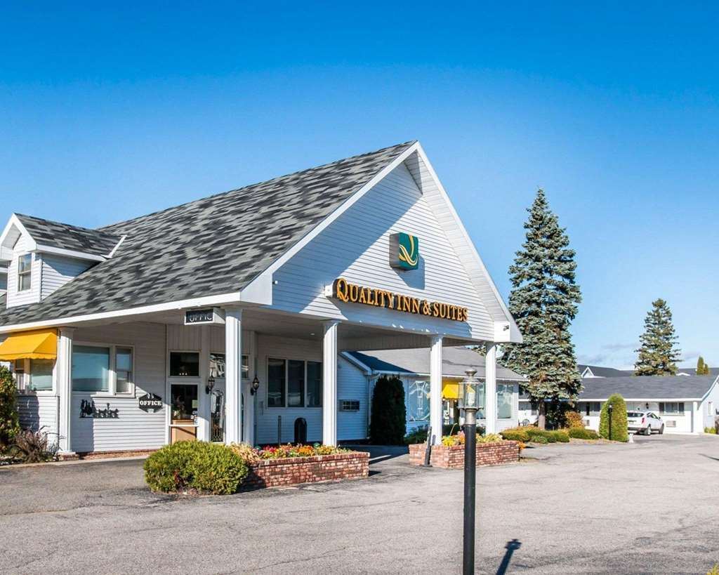 Quality Inn & Suites Beachfront - photo 2